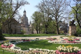 M.Baumann Frühling Frauenkirche.jpg